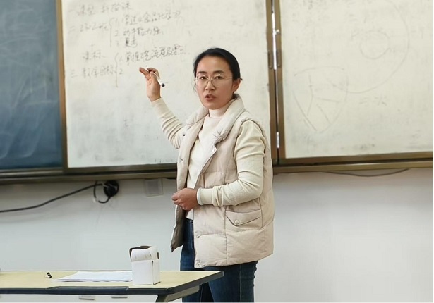 1732698515116095.jpg 講課.jpg